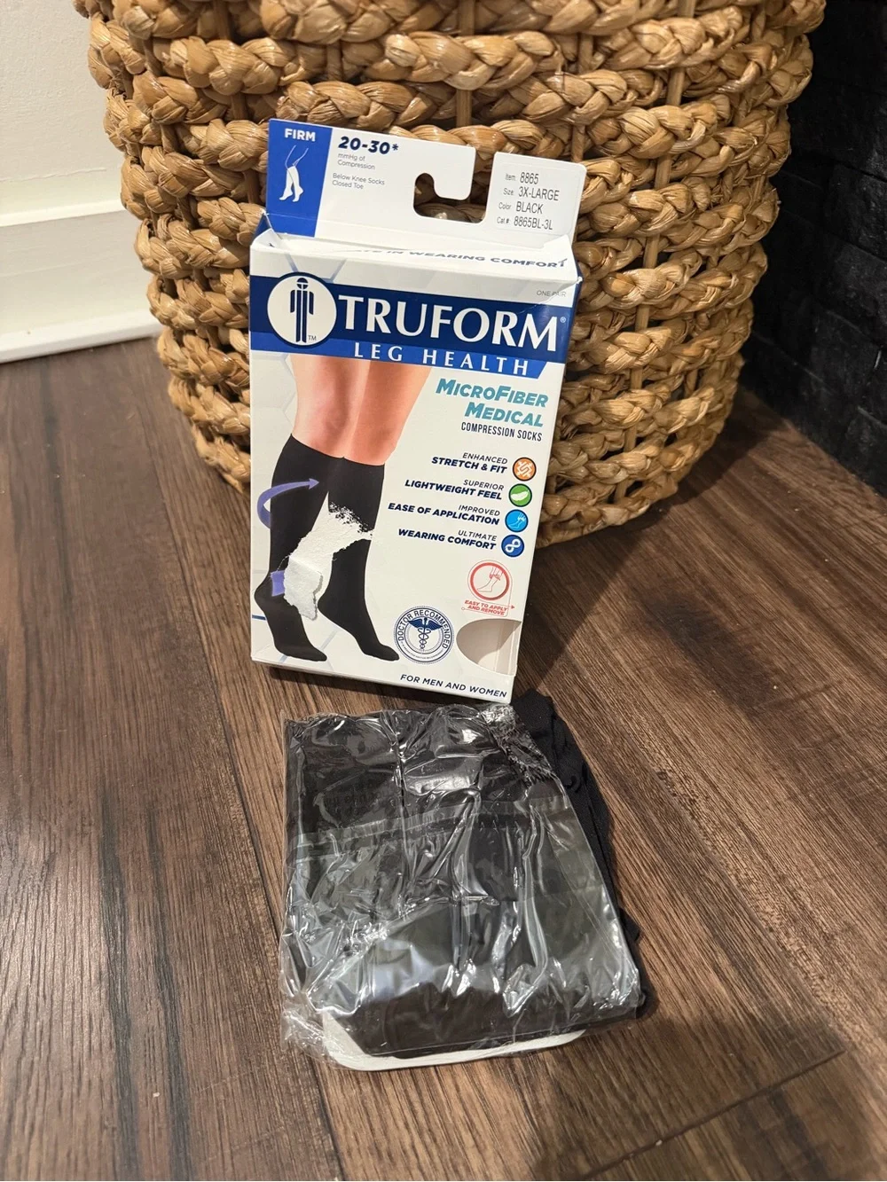 TruForm 8865 UNISEX CT Below Knee Stockings Compression 20-30. Black Size  3X-Lg